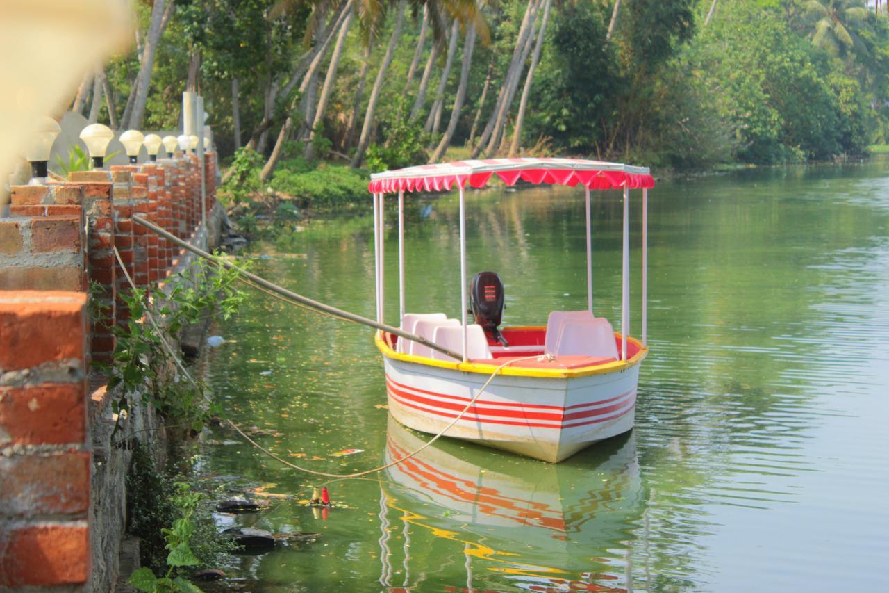 Travancore Island Resort Thiruvananthapuram ภายนอก รูปภาพ